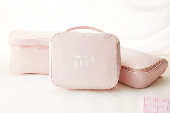 MINISO Gym Bags/Travel Bag Organiser Clothes Storage Bag, Moisture Proof  Duffle Bag, Polyester Adjustable Sports Bag Handle (Pink, 48x23x29 cm) :  Amazon.in: Bags, Wallets and Luggage